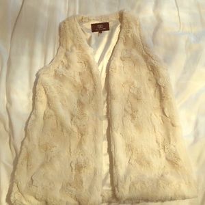 Tart collections cream faux fur vest